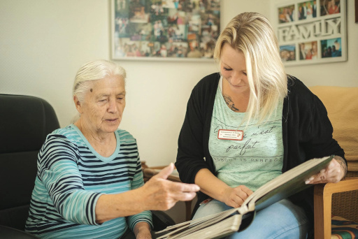 Seniorenzentren-Recklinghausen-UeberUns-1-512x342 Seniorenzentren Recklinghausen - Betreuung